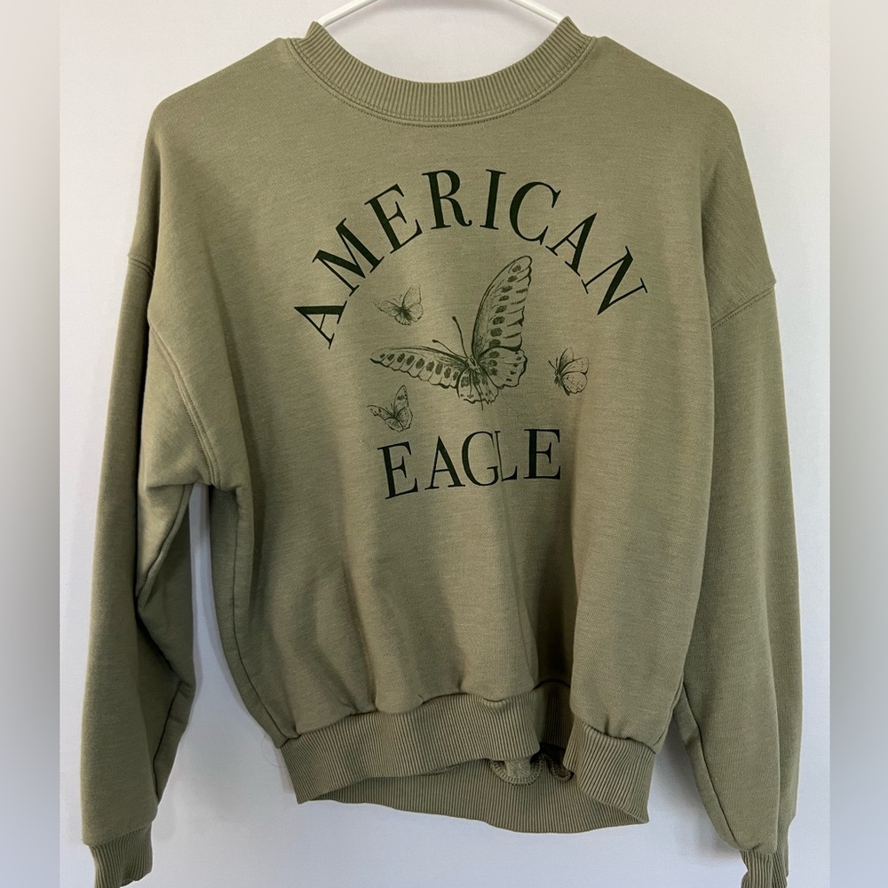 Gently used women’s small olive green American Eagle sweatshirt